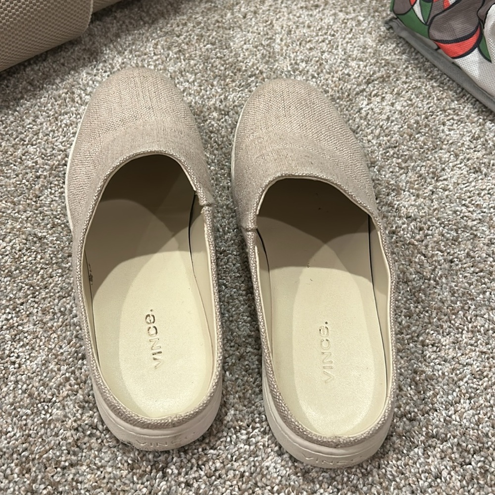 Vince Women’s Beige Slip-On Loafers size 8 spring - Picture 4 of 5